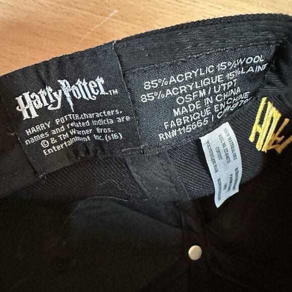 Harry Potter SnapBa SnapBack Hat Cap Hufflepuff Black Yellow  Wool Acrylic Blend - Picture 5 of 5